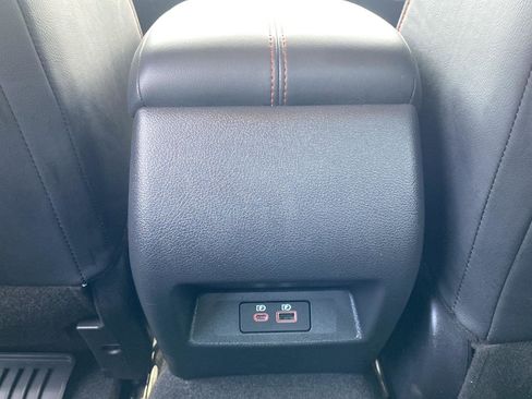Used 2025 Nissan Altima 2.5 SR FWD image 38