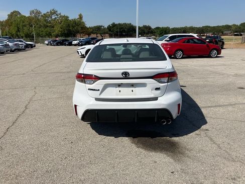 Used 2024 Toyota Corolla SE FWD image 5
