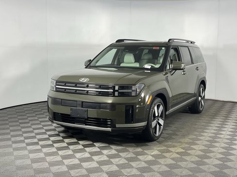 Used 2025 Hyundai Santa Fe Limited image 3