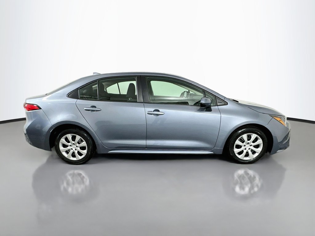 Certified 2025 Toyota Corolla LE FWD image 4