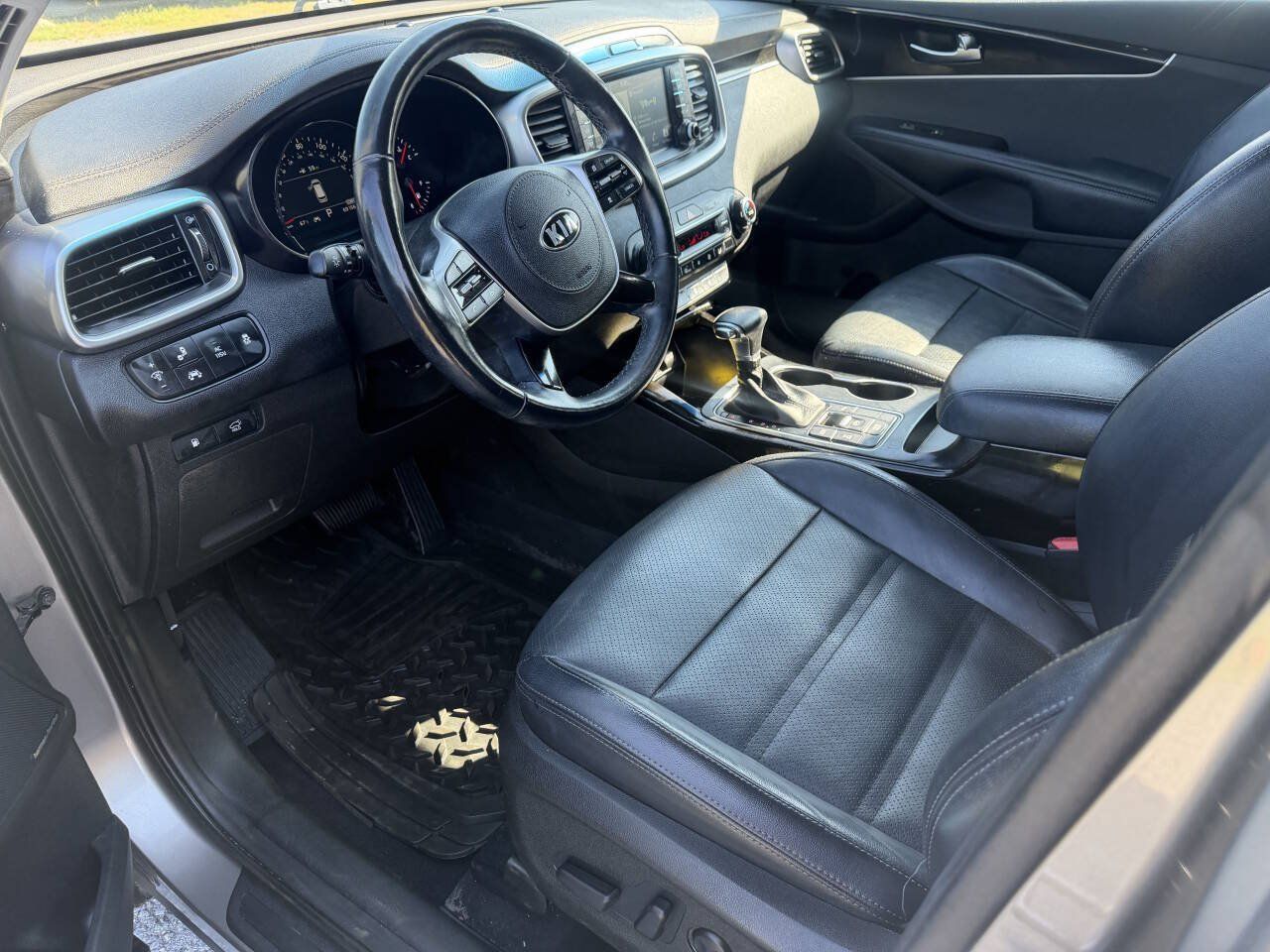 Used 2019 Kia Sorento EX w/ EX Touring Package AWD/4WD image 9