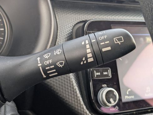 Used 2024 Nissan Kicks SV image 43