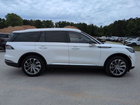 Used 2025 Lincoln Aviator Reserve w/ Illumination Package AWD/4WD image 3