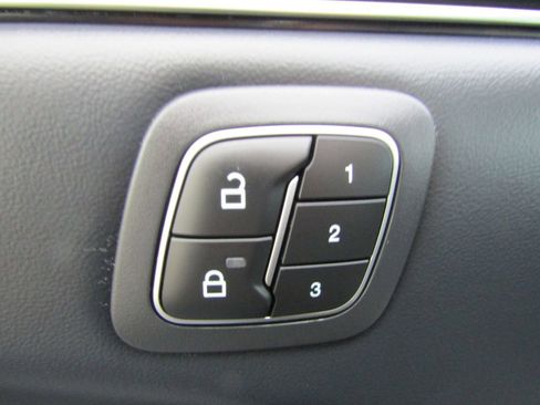 Used 2025 Ford Mustang Mach-E Premium image 15