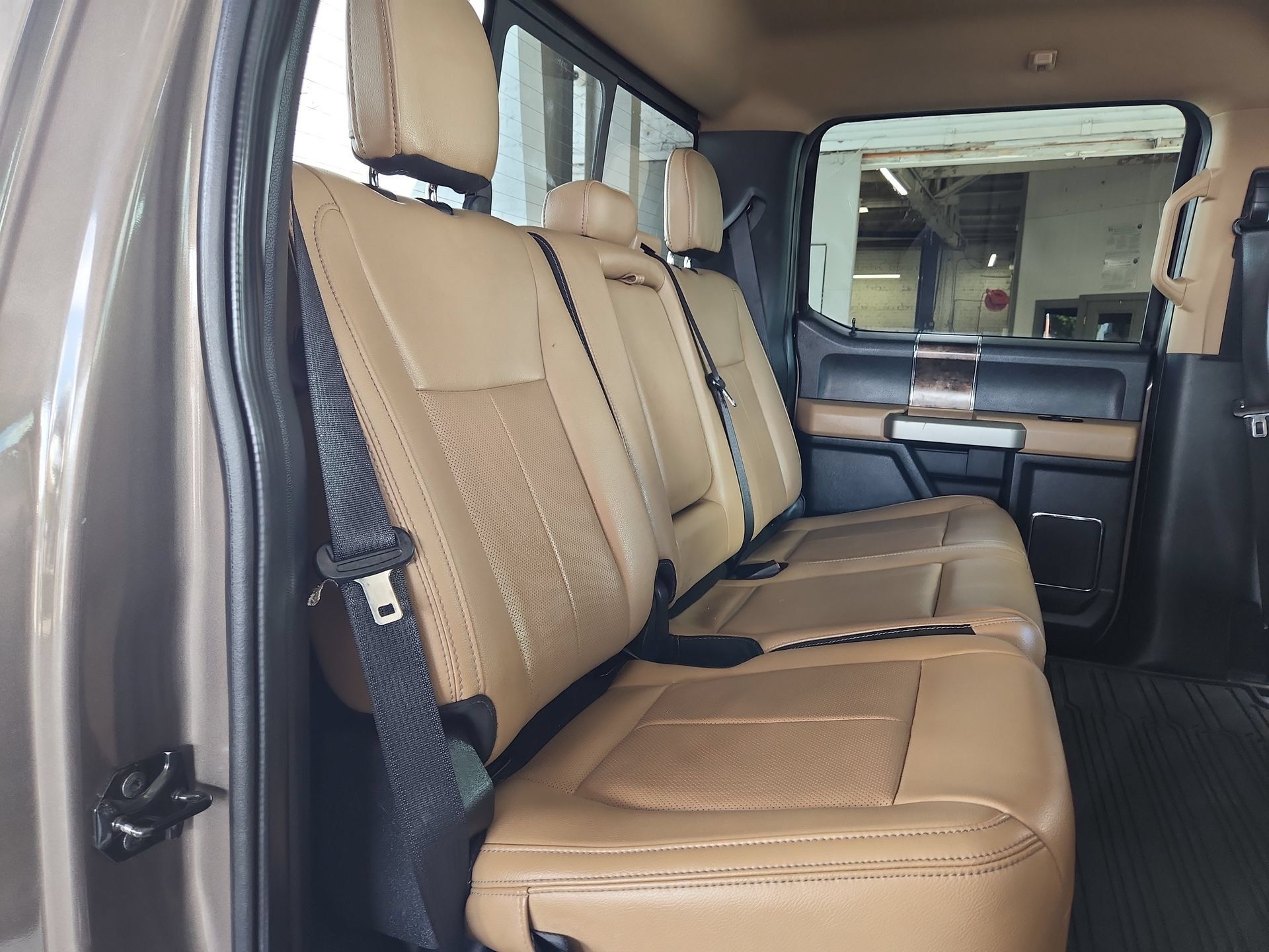 Used 2022 Ford F350 Lariat w/ Tremor Off-Road Package AWD/4WD image 27