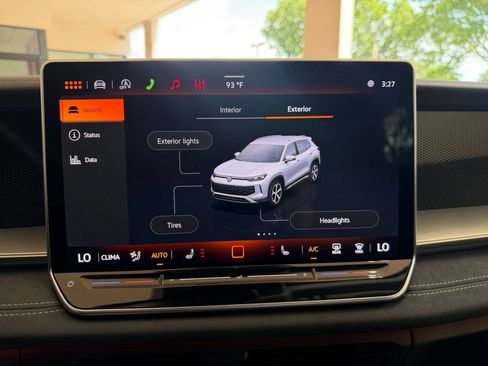 Used 2026 Volkswagen Tiguan SE FWD image 14