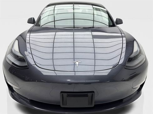 Used 2023 Tesla Model 3 Standard Range image 4