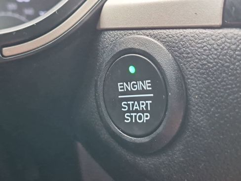 Used 2021 Ford Escape SE FWD image 16