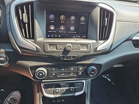 Used 2024 GMC Terrain SLE image 17