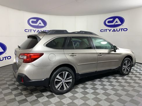 Used 2019 Subaru Outback 2.5i Limited w/ Popular Package #2 AWD/4WD image 3