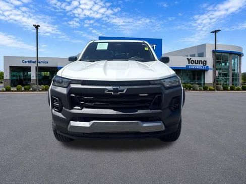 Used 2024 Chevrolet Colorado Trail Boss w/ Advanced Trailering Package AWD/4WD image 2
