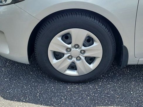 Used 2018 Kia Forte LX w/ LX Popular Package FWD image 28