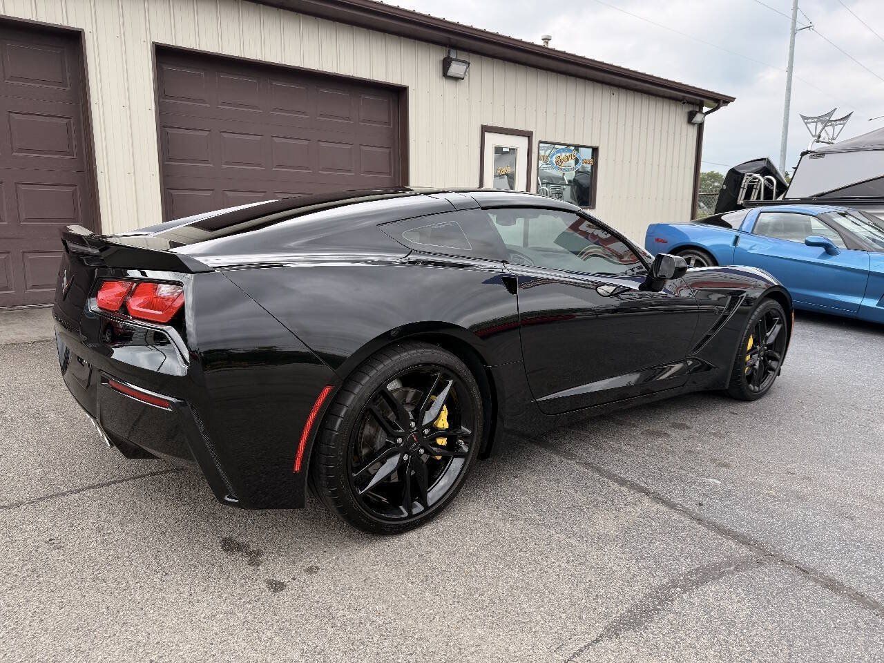 Used 2017 Chevrolet Corvette Stingray Coupe RWD image 15