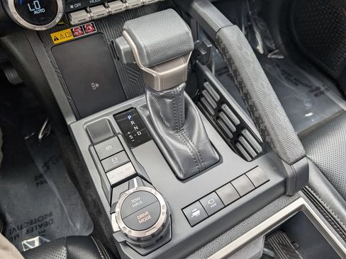 Used 2025 Toyota Tacoma Limited AWD/4WD image 24