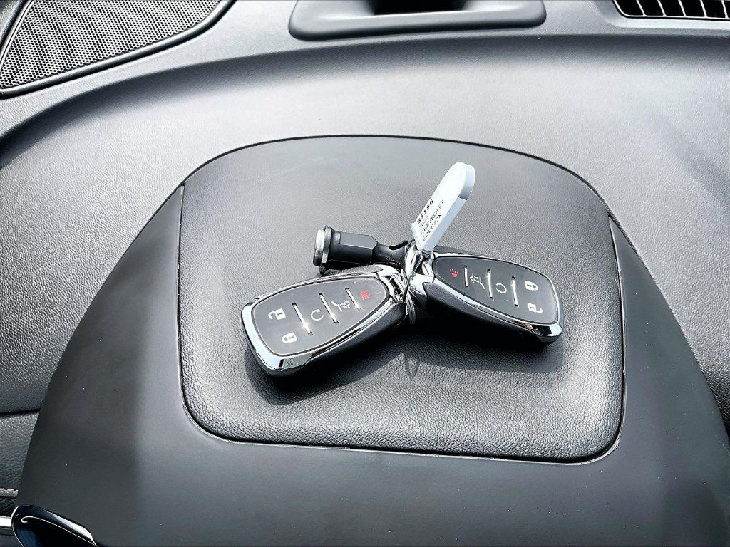 Used 2023 Chevrolet Equinox Premier AWD/4WD image 12