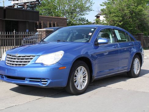 Used 2007 Chrysler Sebring Touring FWD image 4