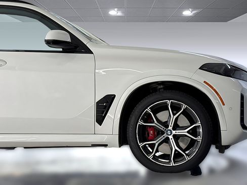 Used 2024 BMW X5 xDrive50e w/ M Sport Package AWD/4WD image 36