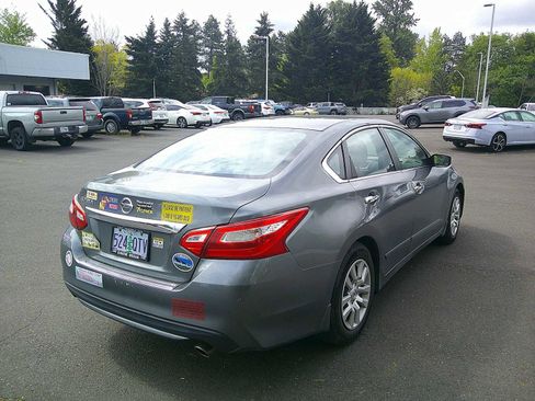 Used 2017 Nissan Altima 2.5 S w/ Power Driver Seat Package FWD image 5
