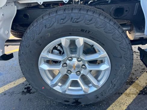 New 2026 Chevrolet Silverado 1500 LT w/ Z71 Off-Road Package image 23