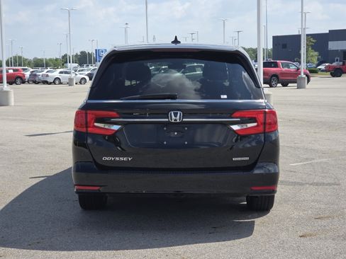 Used 2023 Honda Odyssey Touring image 16