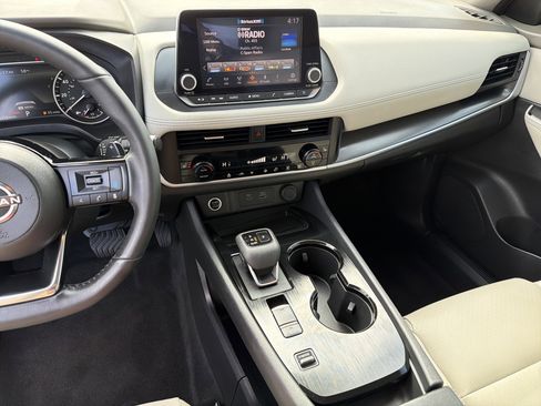 Used 2023 Nissan Rogue SV w/ SV Premium B Package image 29