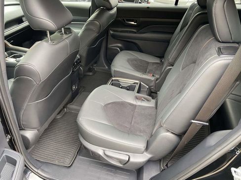 Used 2025 Toyota Grand Highlander AWD Hybrid image 20