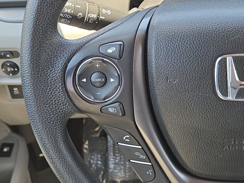 Used 2017 Honda Pilot EX image 19