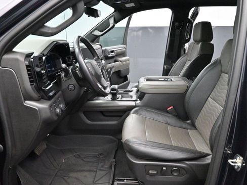 Used 2022 Chevrolet Silverado 1500 ZR2 w/ Technology Package image 12