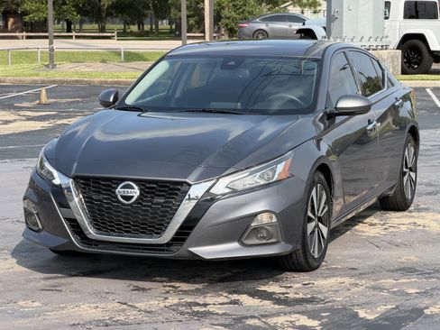 Used 2020 Nissan Altima 2.5 SL FWD image 5