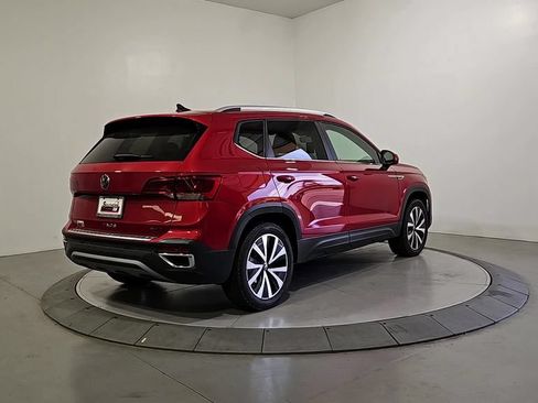 Used 2023 Volkswagen Taos SE AWD/4WD image 4