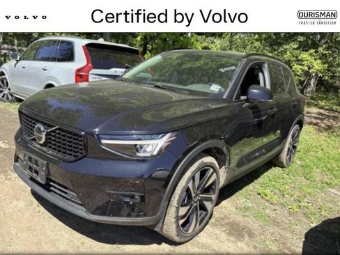 Certified 2024 Volvo XC40 B5 Plus w/ Protection Package Premier AWD/4WD image 1