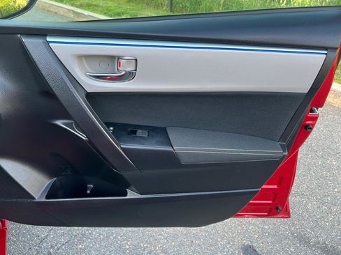 Used 2015 Toyota Corolla LE FWD image 15