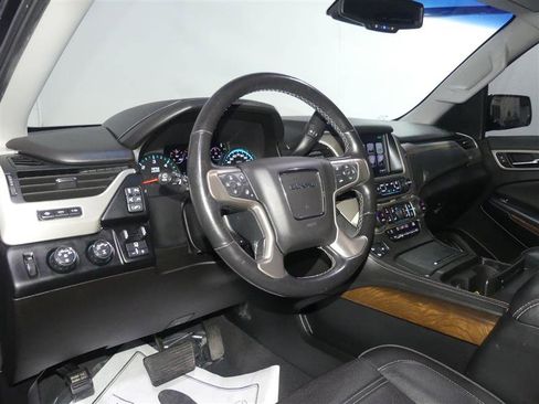 Used 2019 GMC Yukon Denali w/ Denali Ultimate Package image 23