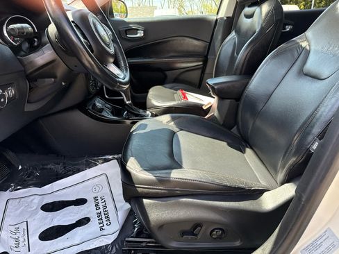 Used 2018 Jeep Compass Limited w/ Navigation Group AWD/4WD image 11