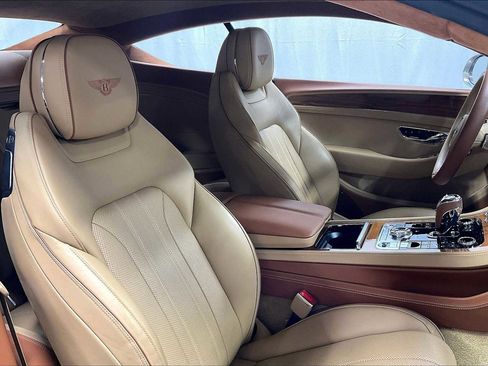 Used 2022 Bentley Continental GT image 31
