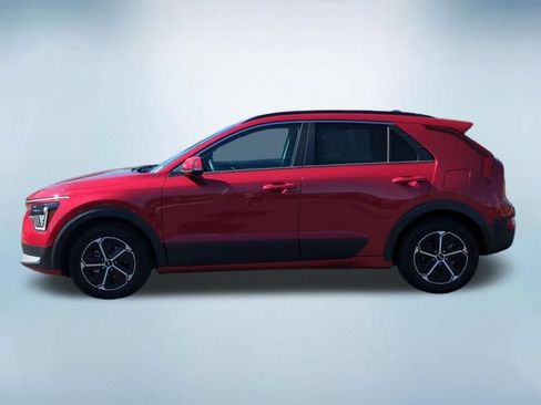 Used 2024 Kia Niro EX FWD image 4