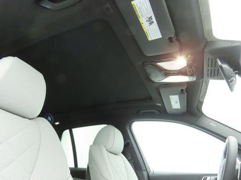 New 2026 BMW X5 sDrive40i w/ M Sport Package image 18