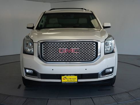 Used 2015 GMC Yukon Denali w/ Premium Package AWD/4WD image 2