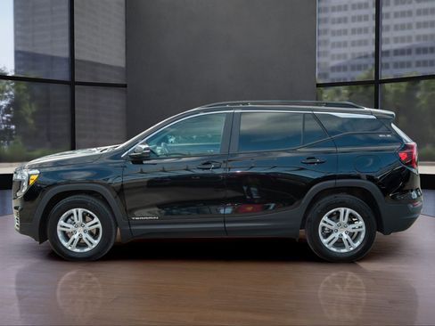 Used 2024 GMC Terrain SLE w/ Driver Convenience Package image 13