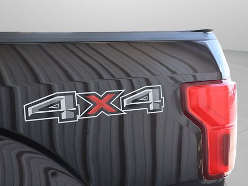 Used 2019 Ford F150 Lariat w/ Equipment Group 502A Luxury AWD/4WD image 40