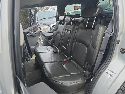 Used 2011 Nissan Pathfinder LE w/ Navigation Pkg image 10