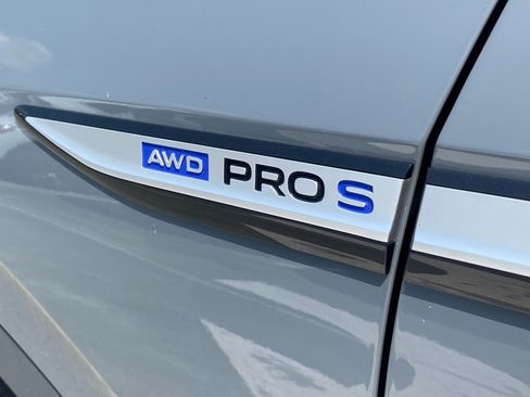 Used 2023 Volkswagen ID.4 Pro S AWD/4WD image 3