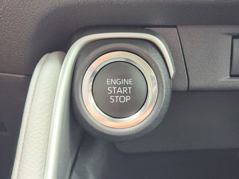 Used 2025 Toyota Grand Highlander AWD image 24