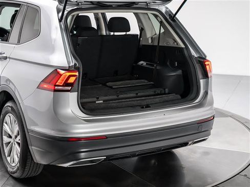 Used 2019 Volkswagen Tiguan S image 10