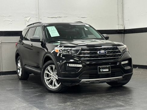 Used 2020 Ford Explorer XLT w/ Equipment Group 202A RWD image 2