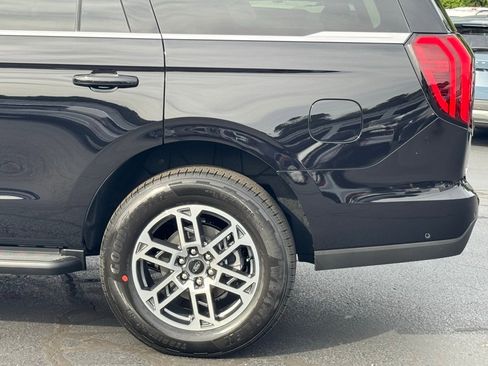 New 2025 Ford Expedition Active image 44