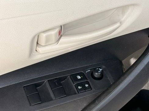 Used 2025 Toyota Corolla LE image 13