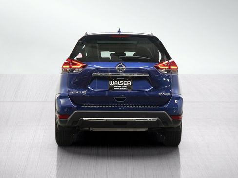 Used 2019 Nissan Rogue SV w/ Sun & Sound Touring Package AWD/4WD image 4