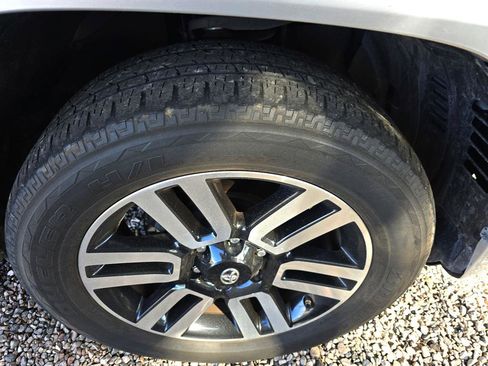 Used 2014 Toyota 4Runner Limited image 37