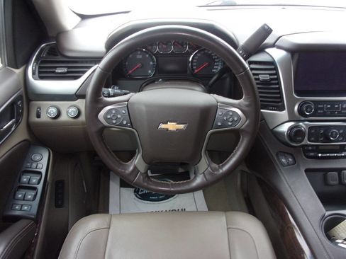 Used 2018 Chevrolet Tahoe LT w/ Luxury Package AWD/4WD image 18